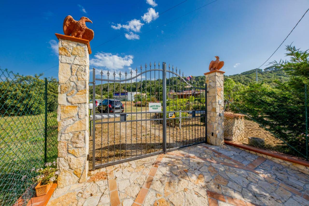 Green Hills House 切法卢 外观 照片