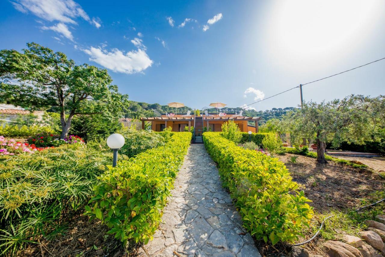 Green Hills House 切法卢 外观 照片