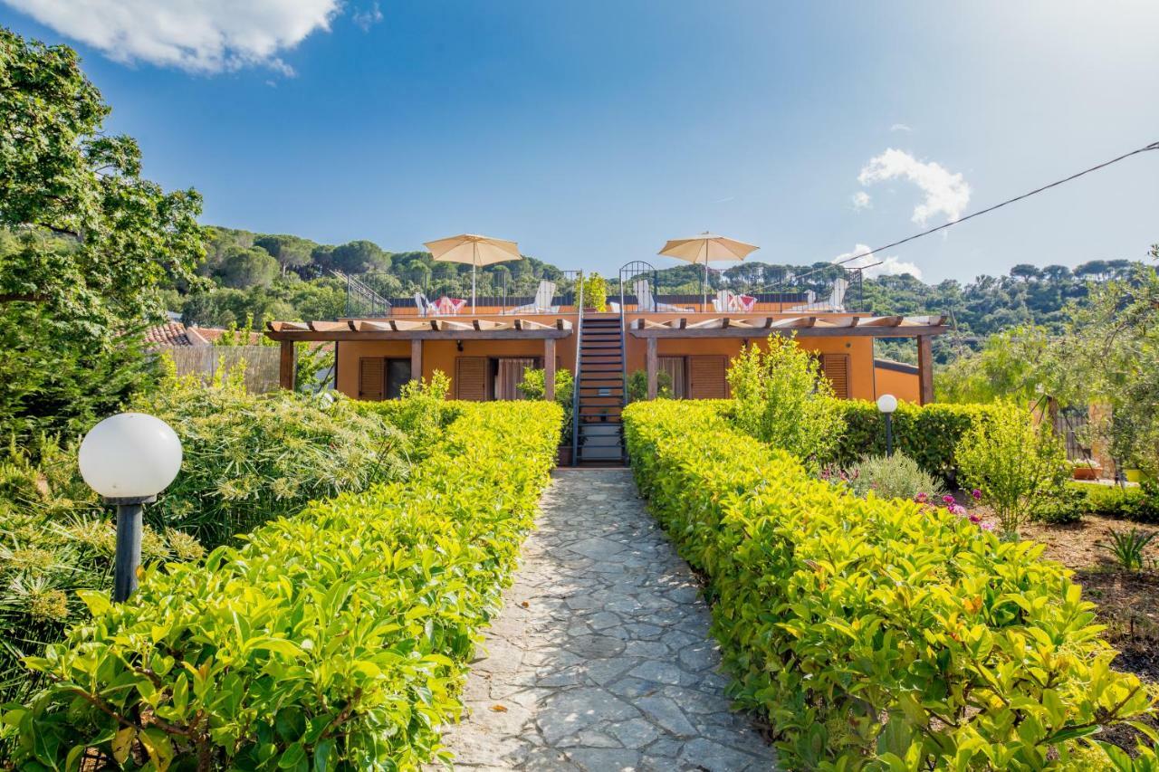 Green Hills House 切法卢 外观 照片